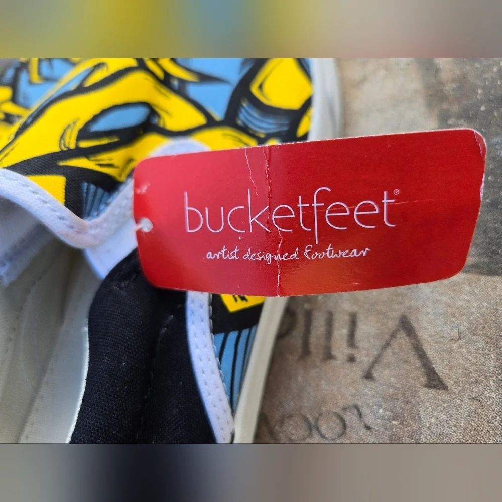 NWT Bucketfeet sz 10 Men Artist Design I AM SLOTH slip-on Shark Graffiti Limited